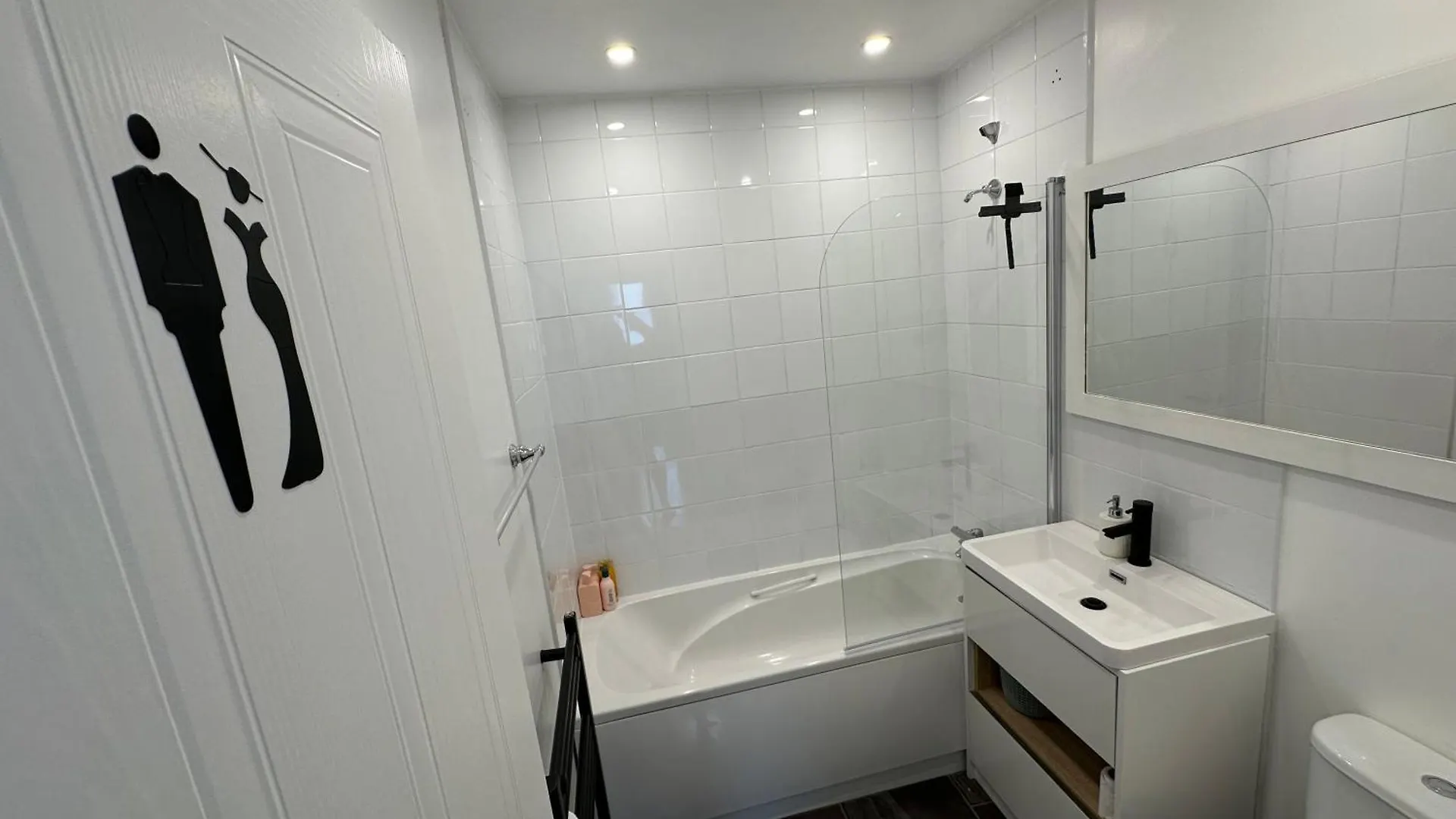 The Smaller Room Comfortable For One 5 Min To The Beach Bournemouth