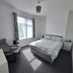 private-room-on-donegall-road-in-central-belfast.belfasthotelsireland.com/